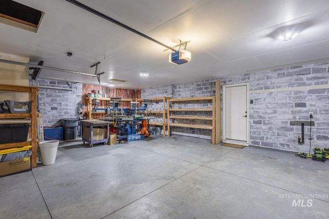 11780 Walden St, Caldwell, ID 83605