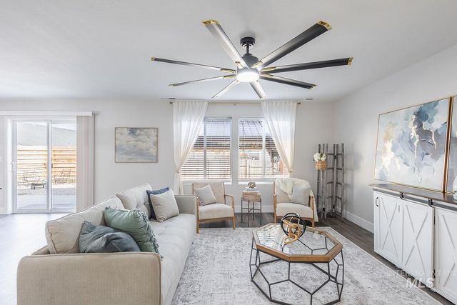 11780 Walden St, Caldwell, ID 83605