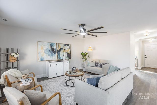 11780 Walden St, Caldwell, ID 83605