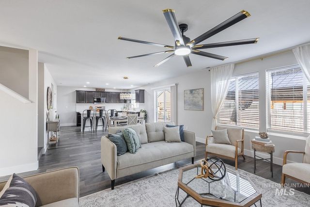 11780 Walden St, Caldwell, ID 83605