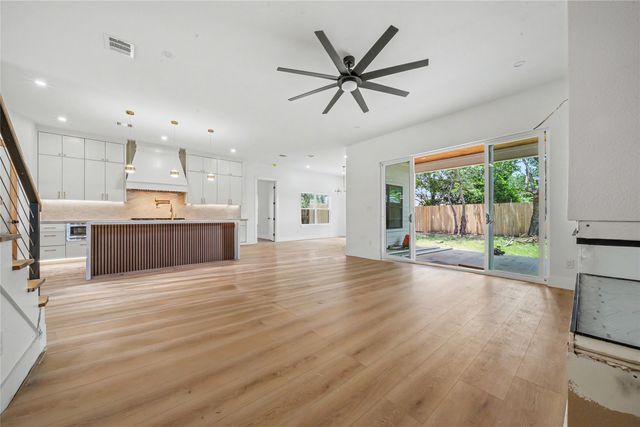 1727 Toronto Street, Dallas, TX 75212