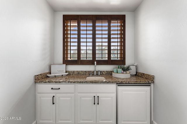 2527 E BEECHNUT Court, Chandler, AZ 85249