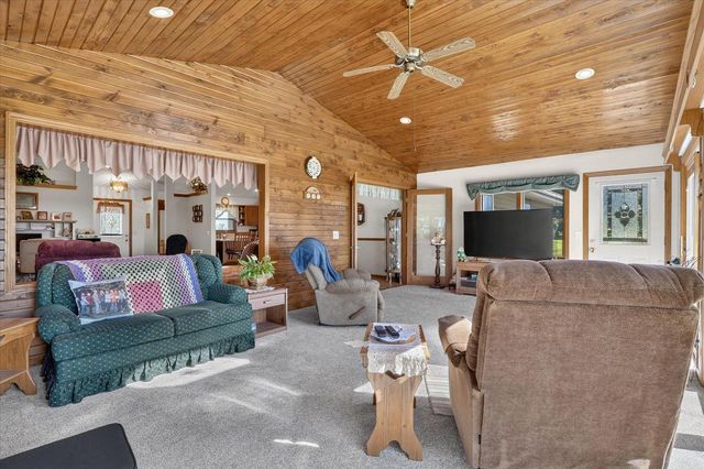 5541 W County A Road, Janesville, WI 53548
