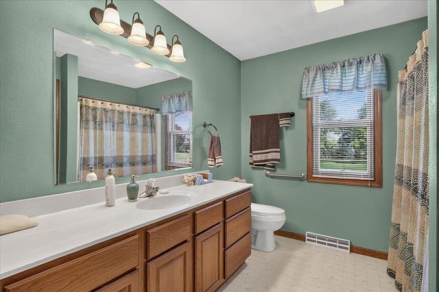 5541 W County A Road, Janesville, WI 53548