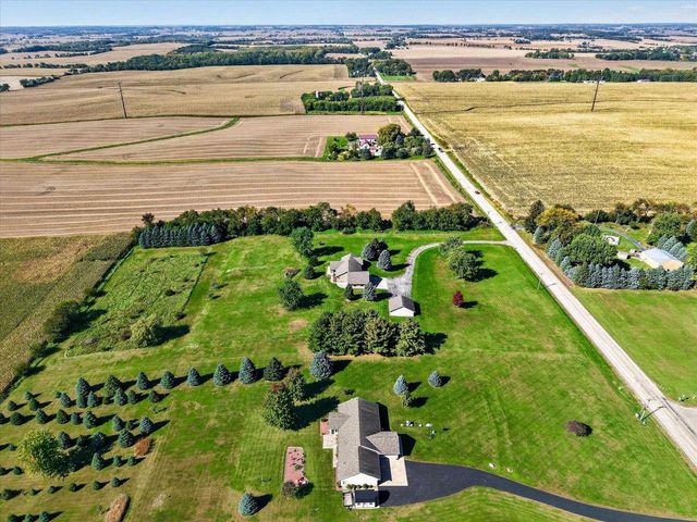 5541 W County A Road, Janesville, WI 53548