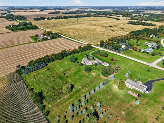 5541 W County A Road, Janesville, WI 53548