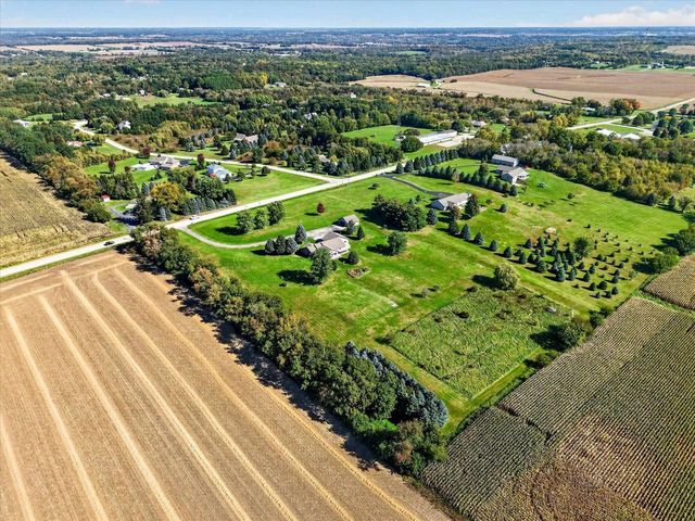 5541 W County A Road, Janesville, WI 53548