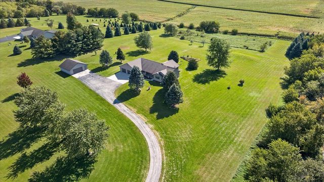 5541 W County A Road, Janesville, WI 53548