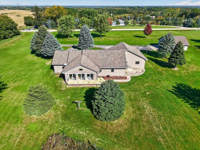 5541 W County A Road, Janesville, WI 53548