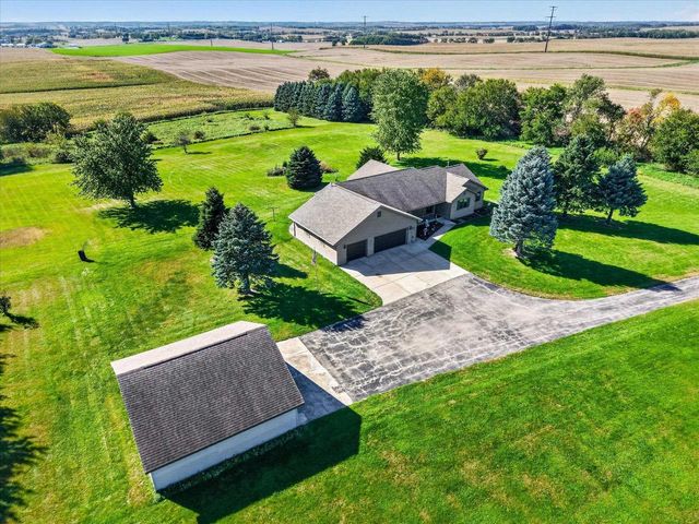5541 W County A Road, Janesville, WI 53548