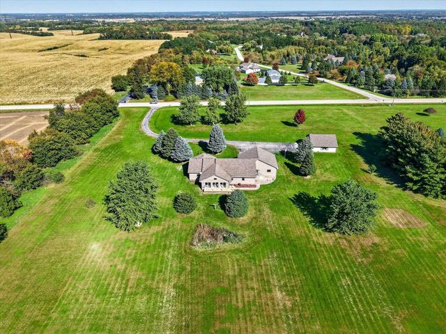 5541 W County A Road, Janesville, WI 53548