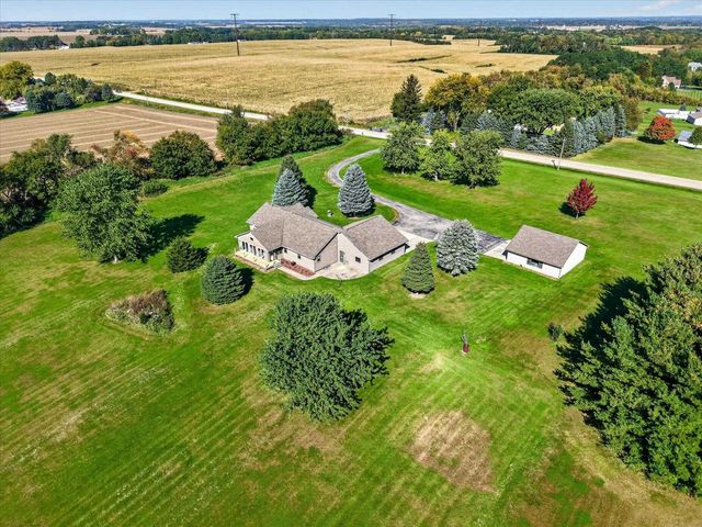 5541 W County A Road, Janesville, WI 53548