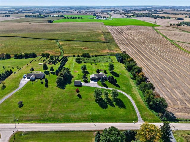 5541 W County A Road, Janesville, WI 53548