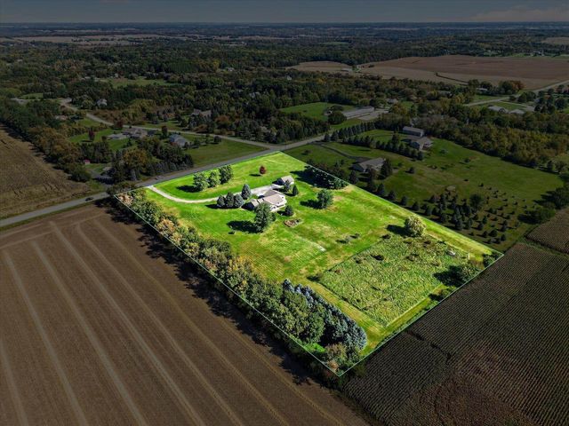 5541 W County A Road, Janesville, WI 53548