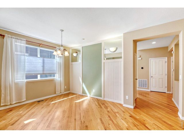 527 Deerwood Dr, Longmont, CO 80504