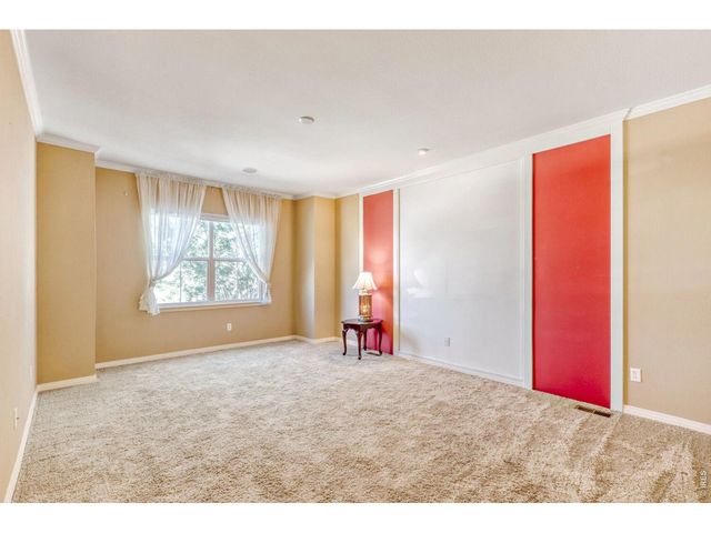 527 Deerwood Dr, Longmont, CO 80504