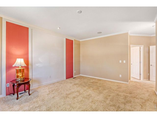 527 Deerwood Dr, Longmont, CO 80504