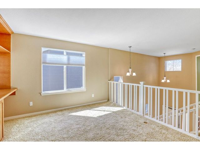 527 Deerwood Dr, Longmont, CO 80504