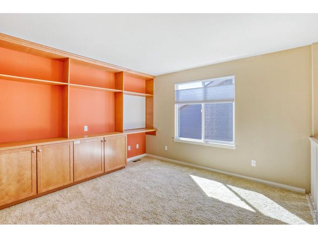 527 Deerwood Dr, Longmont, CO 80504