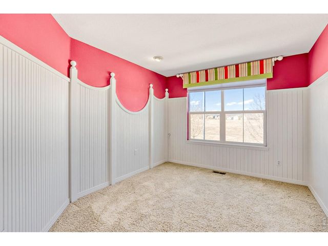 527 Deerwood Dr, Longmont, CO 80504