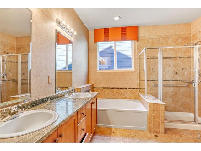 527 Deerwood Dr, Longmont, CO 80504