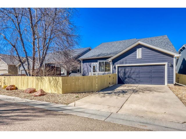 527 Deerwood Dr, Longmont, CO 80504