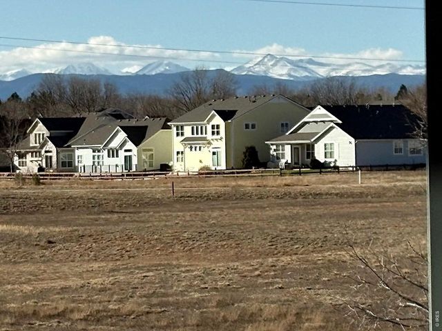 527 Deerwood Dr, Longmont, CO 80504