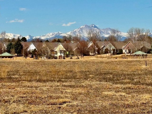 527 Deerwood Dr, Longmont, CO 80504