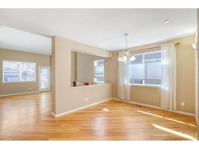 527 Deerwood Dr, Longmont, CO 80504