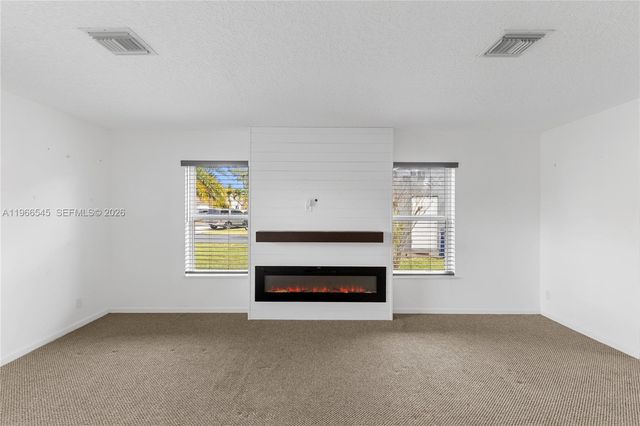 11069 Glenwood Dr, Coral Springs, FL 33065