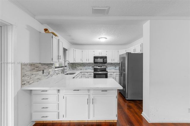 11069 Glenwood Dr, Coral Springs, FL 33065