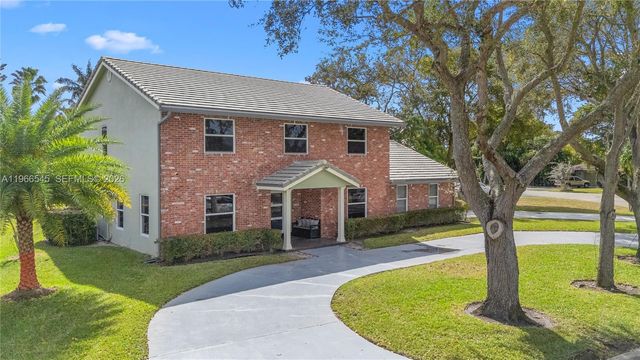 11069 Glenwood Dr, Coral Springs, FL 33065