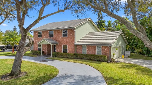 11069 Glenwood Dr, Coral Springs, FL 33065