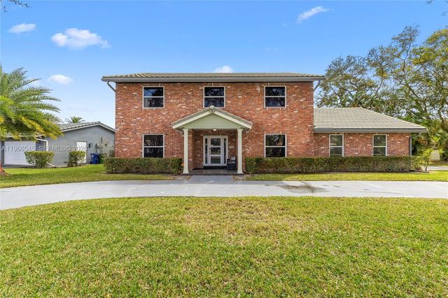 11069 Glenwood Dr, Coral Springs, FL 33065