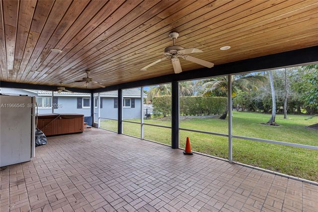 11069 Glenwood Dr, Coral Springs, FL 33065