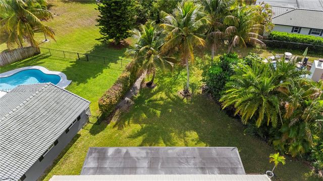 11069 Glenwood Dr, Coral Springs, FL 33065