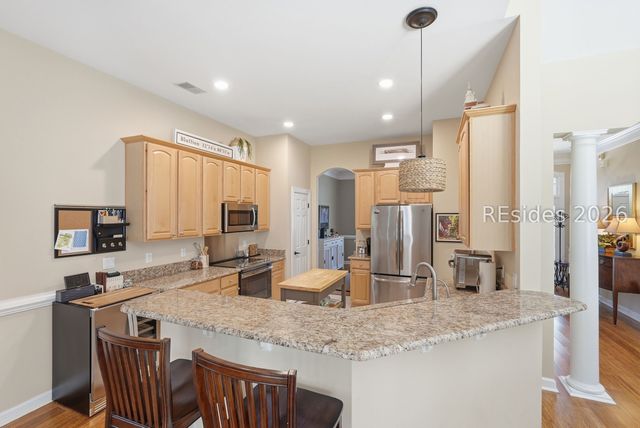 6 Crescent Cir, Bluffton, SC 29910