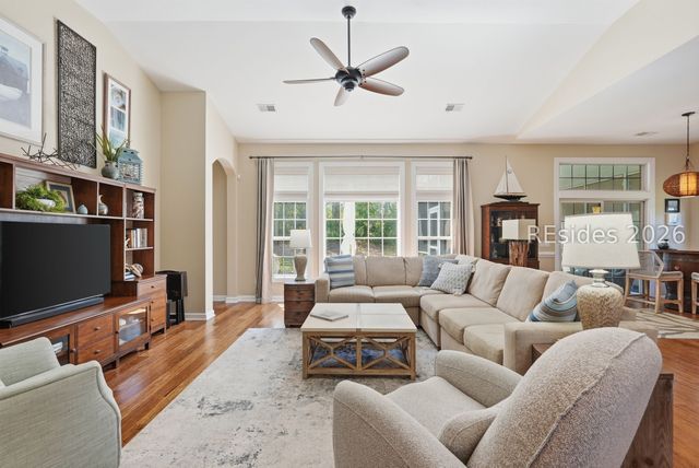 6 Crescent Cir, Bluffton, SC 29910