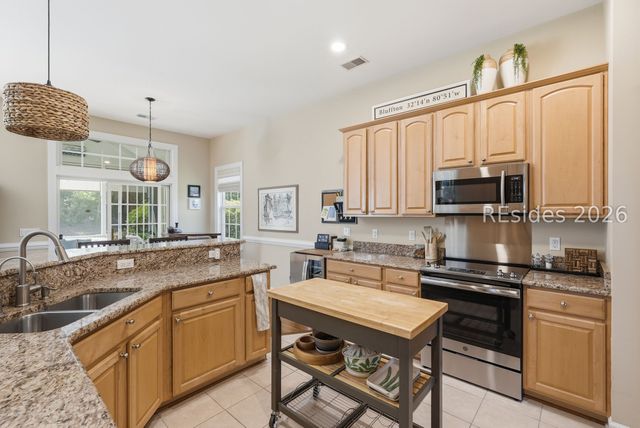 6 Crescent Cir, Bluffton, SC 29910