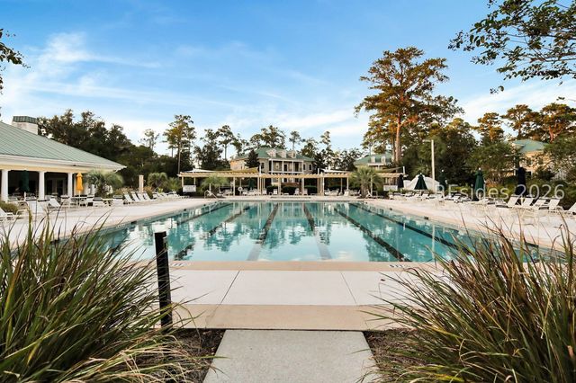 6 Crescent Cir, Bluffton, SC 29910