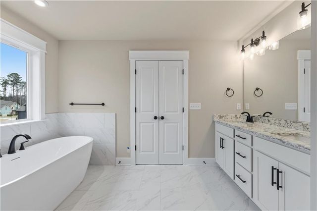 4660 SW Cooling Water Circle, Powder Springs, GA 30127