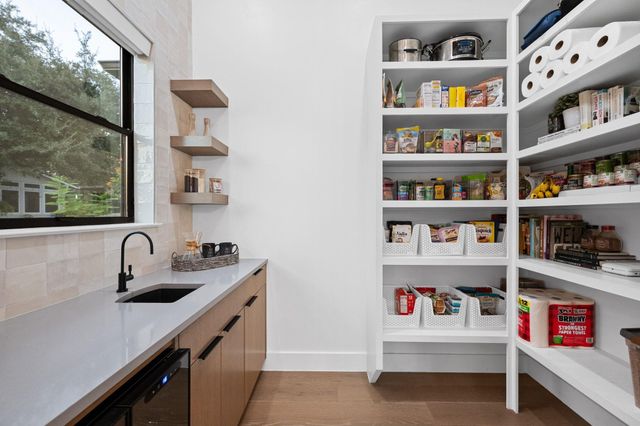 19509 INVERNESS DR, Spicewood, TX 78669