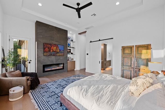 19509 INVERNESS DR, Spicewood, TX 78669