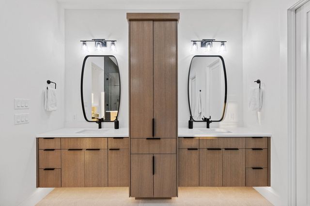 19509 INVERNESS DR, Spicewood, TX 78669