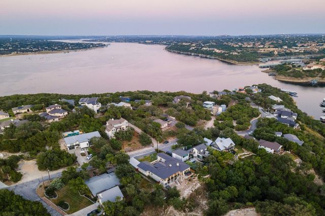 19509 INVERNESS DR, Spicewood, TX 78669