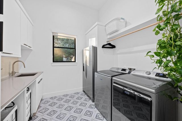 19509 INVERNESS DR, Spicewood, TX 78669