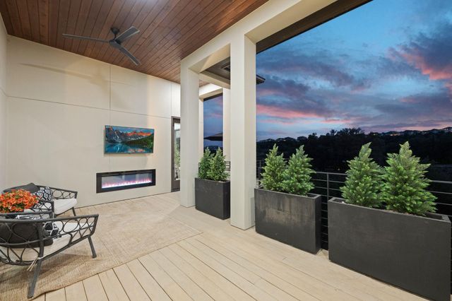 19509 INVERNESS DR, Spicewood, TX 78669