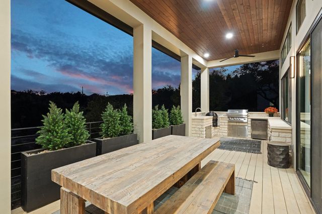 19509 INVERNESS DR, Spicewood, TX 78669