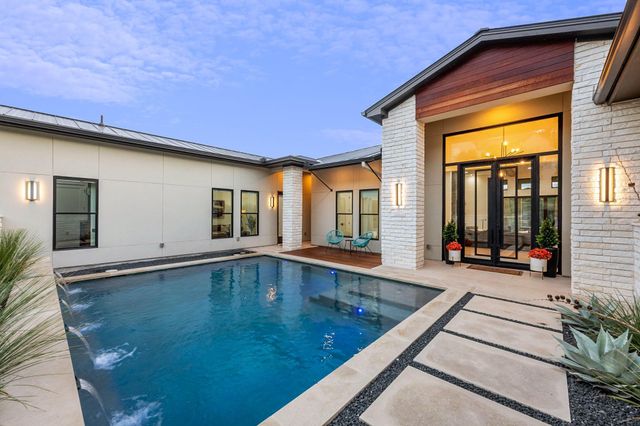 19509 INVERNESS DR, Spicewood, TX 78669