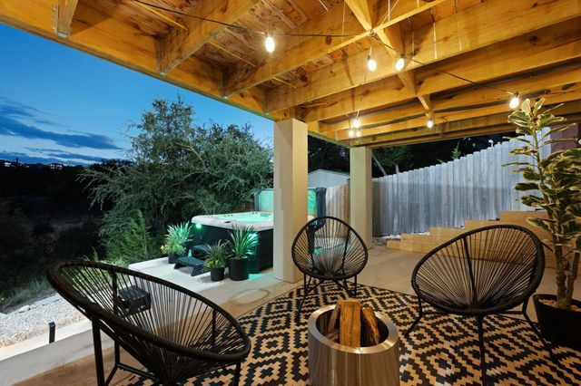 19509 INVERNESS DR, Spicewood, TX 78669